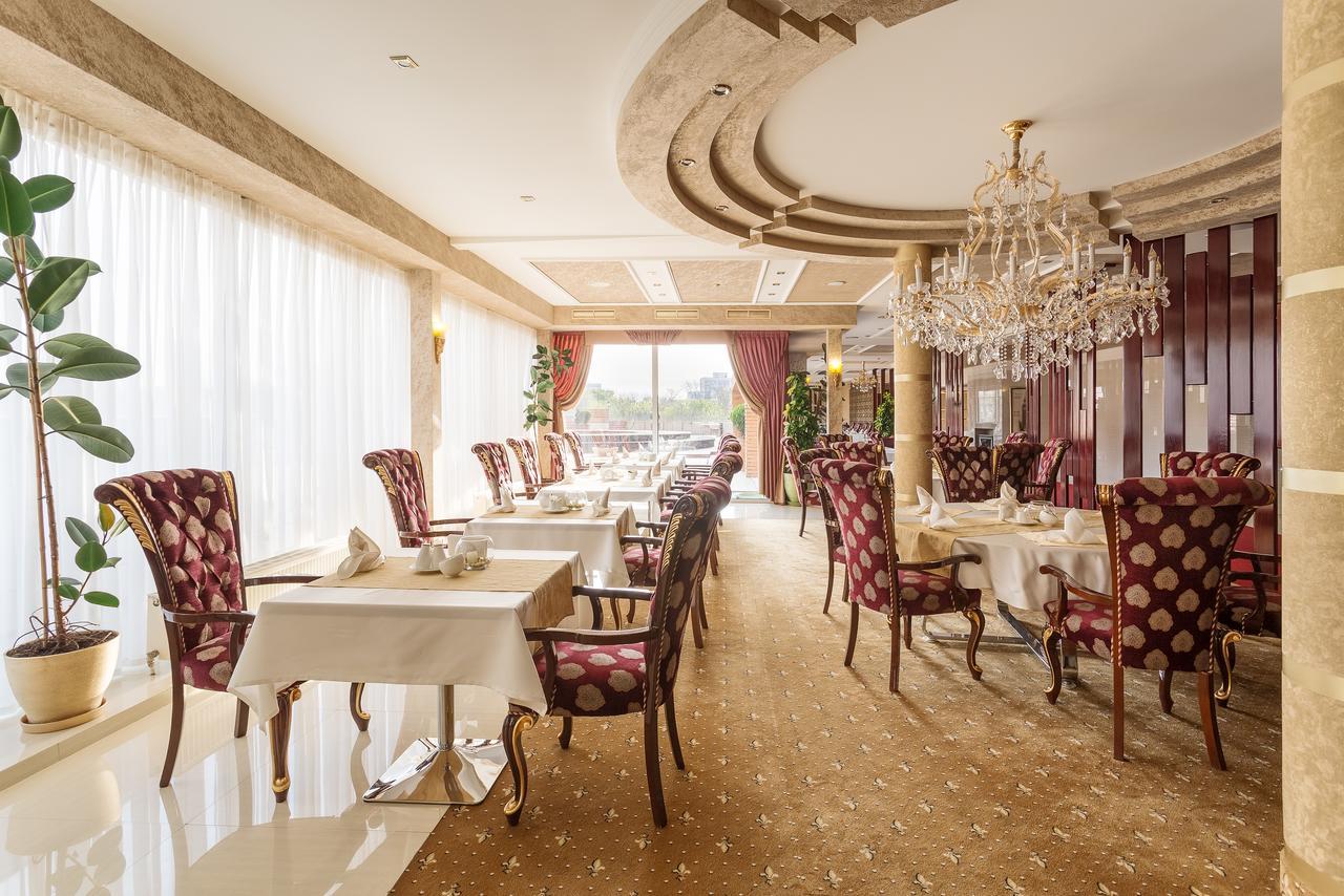 Ark Palace Hotel & Spa Odesa Exterior foto